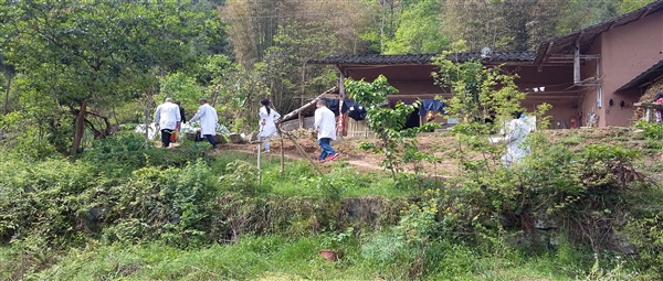 来自大巴山的博爱——记巴中市精准扶贫医疗专家队队员余燕的故事