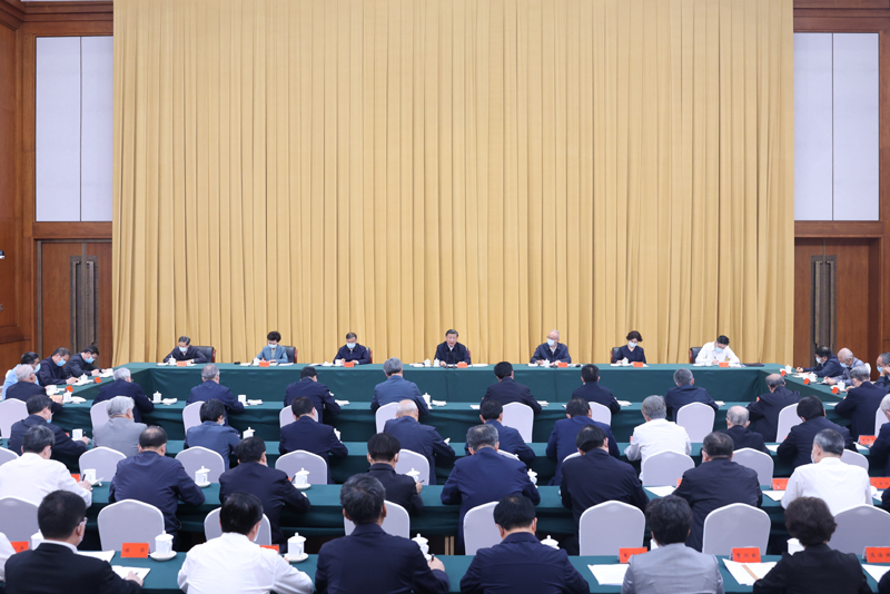 习近平在文化传承发展座谈会上强调
担负起新的文化使命
努力建设中华民族现代文明
蔡奇主持「相关图片」